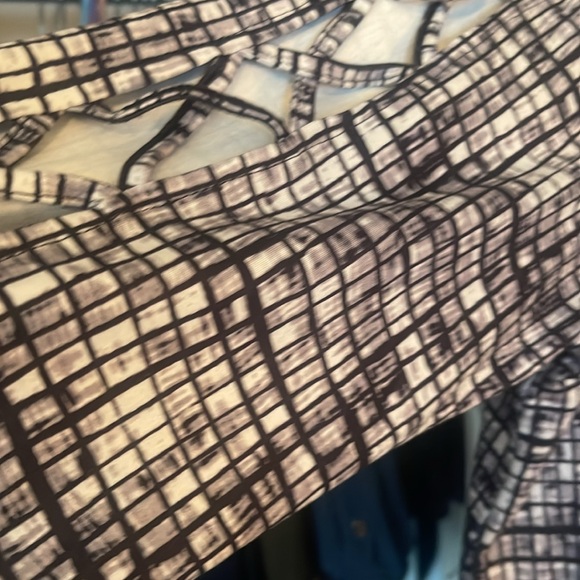 Top - Picture 2 of 4